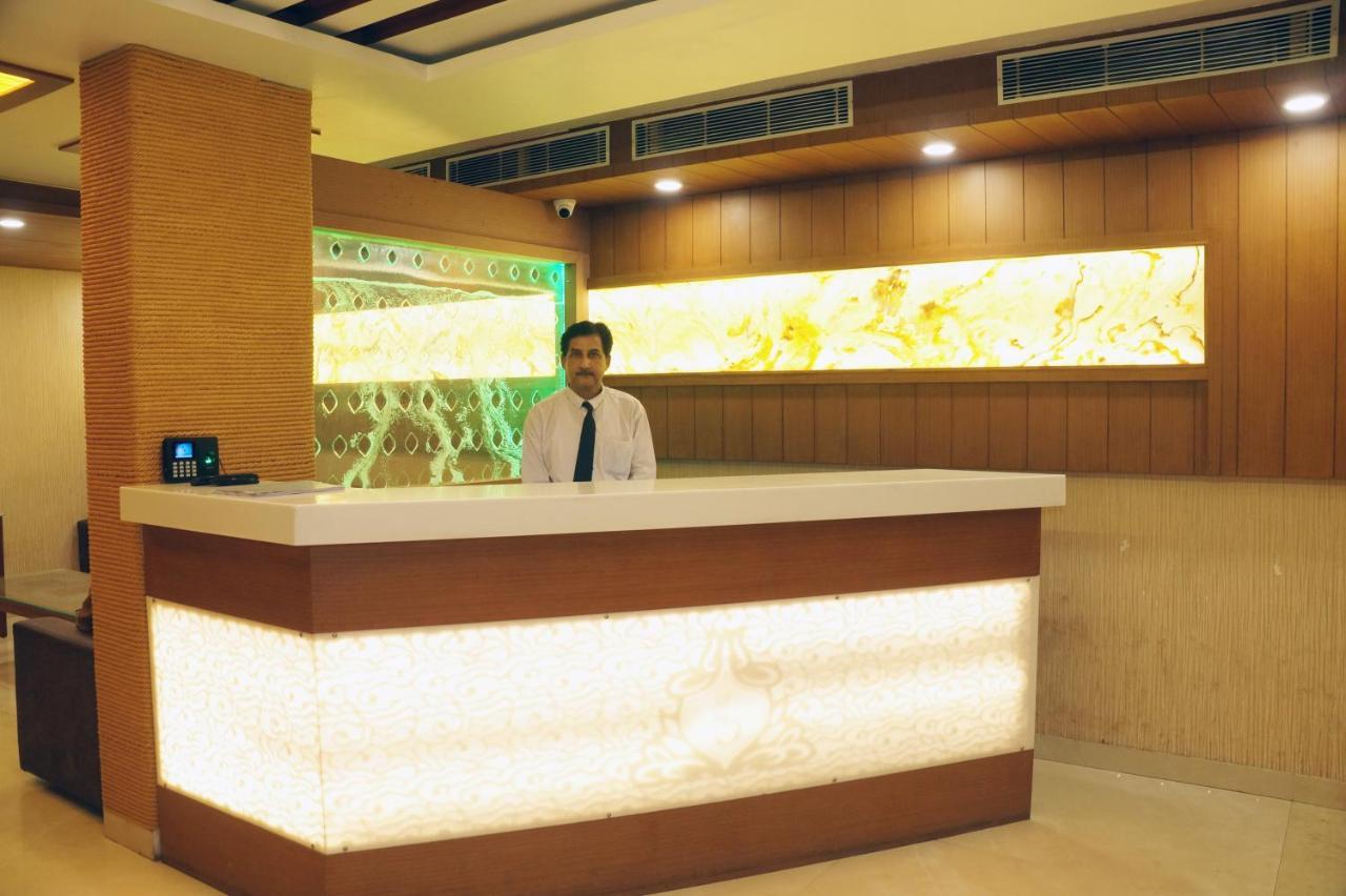 Hotel Shivoy Grand Varanasi Exterior foto