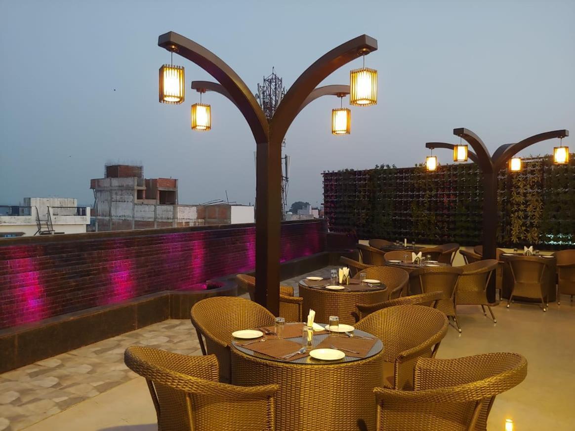 Hotel Shivoy Grand Varanasi Exterior foto