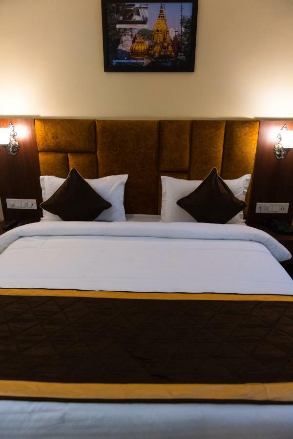 Hotel Shivoy Grand Varanasi Exterior foto