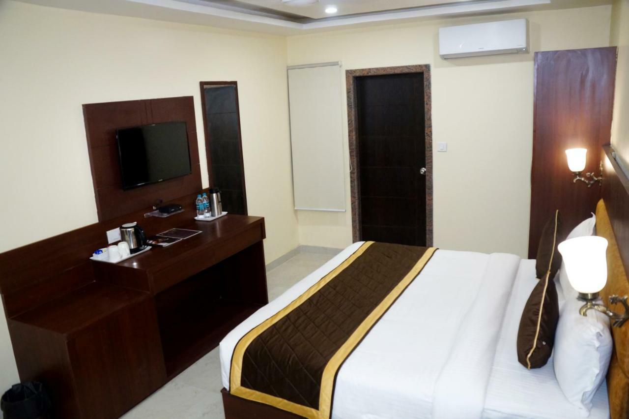 Hotel Shivoy Grand Varanasi Exterior foto