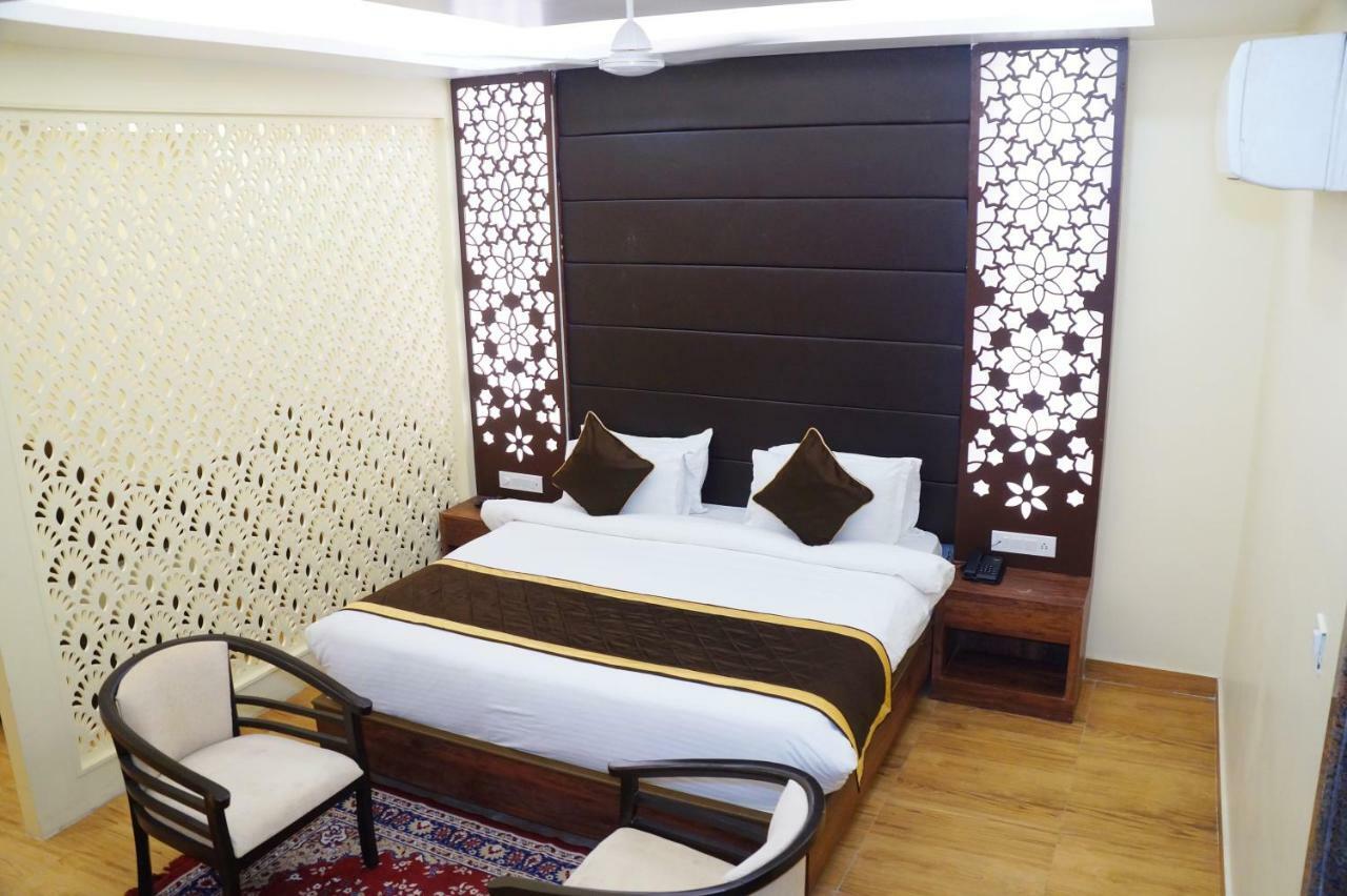 Hotel Shivoy Grand Varanasi Exterior foto