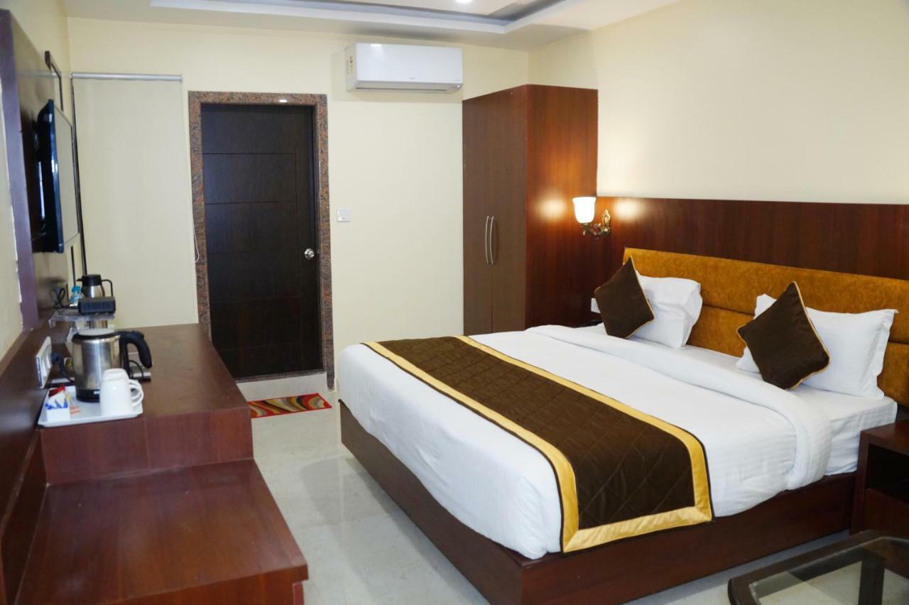 Hotel Shivoy Grand Varanasi Exterior foto