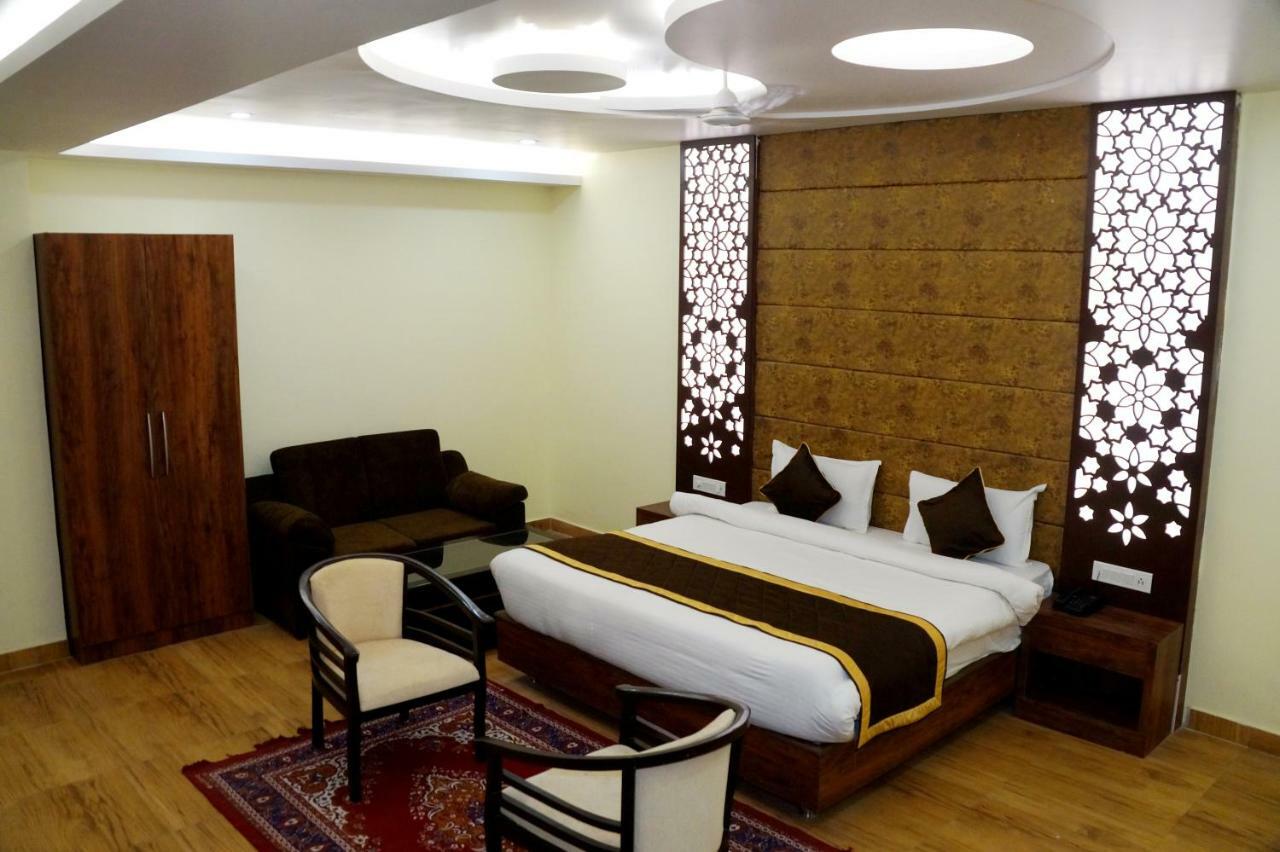 Hotel Shivoy Grand Varanasi Exterior foto