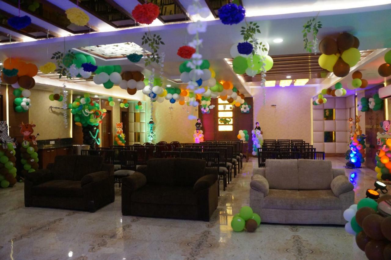 Hotel Shivoy Grand Varanasi Exterior foto